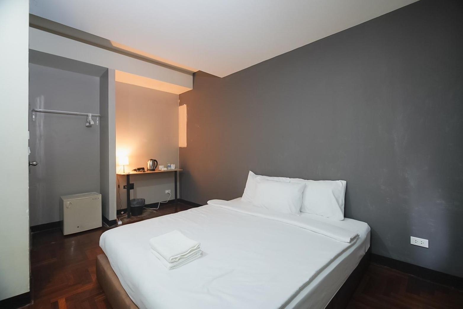Go Inn Silom Bts Surasak X โกอินน์ สีลม บีทีเอส สถานีสุรศักดิ์ Бангкок Экстерьер фото