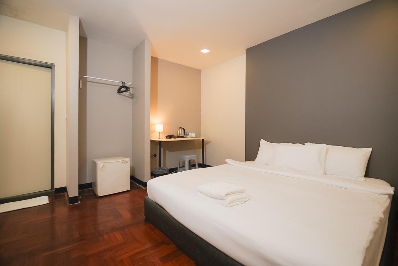 Go Inn Silom Bts Surasak X โกอินน์ สีลม บีทีเอส สถานีสุรศักดิ์ Бангкок Экстерьер фото
