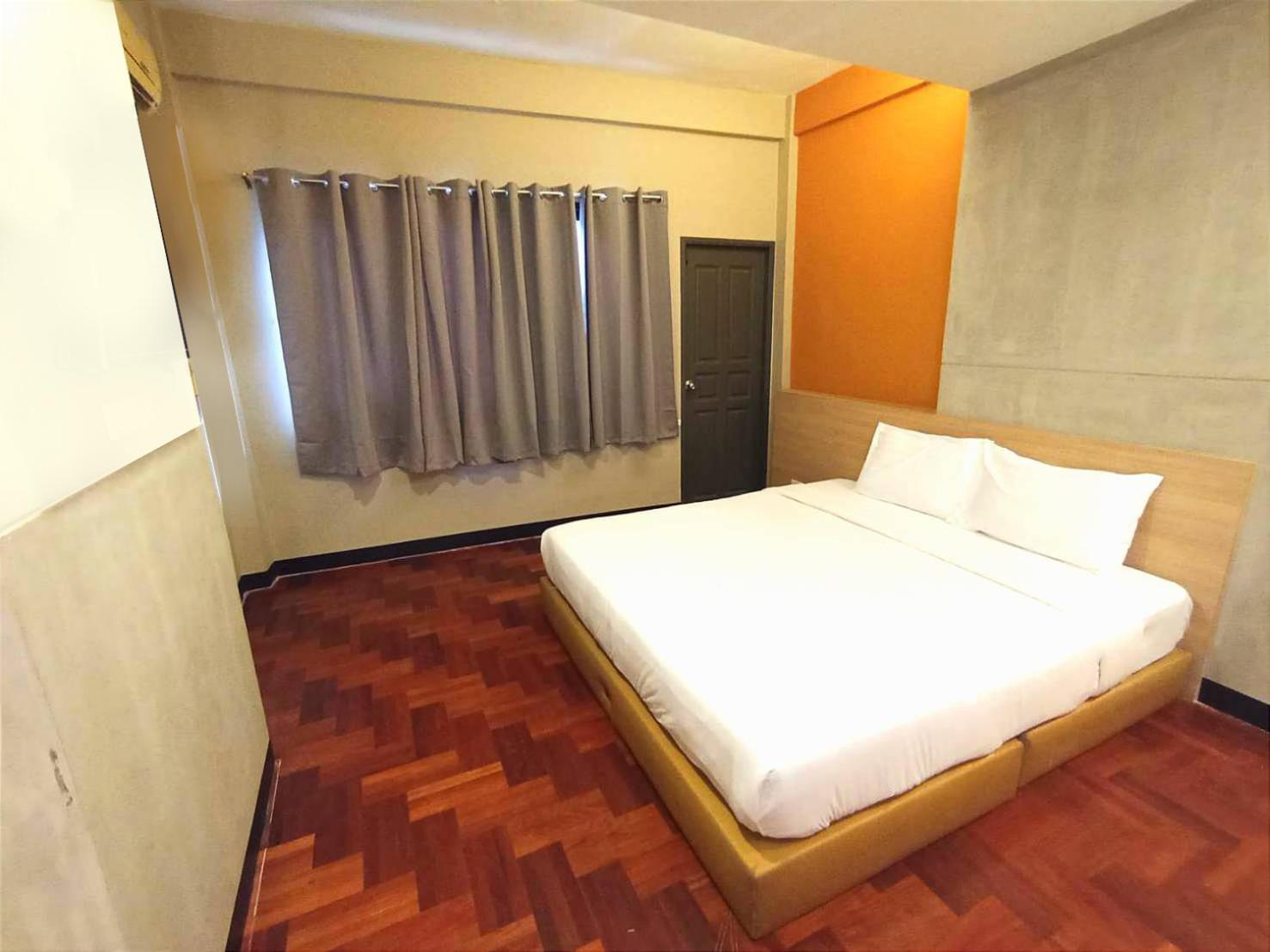 Go Inn Silom Bts Surasak X โกอินน์ สีลม บีทีเอส สถานีสุรศักดิ์ Бангкок Экстерьер фото